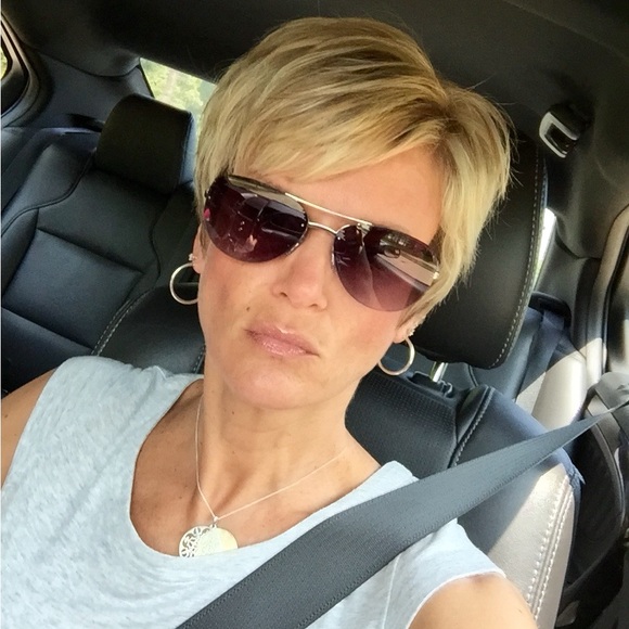 Meet your Posher, Vicki - Picture 1 of 1